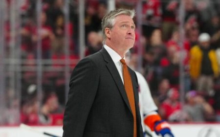 Islanders new GM: Patrick Roy to stay head coach