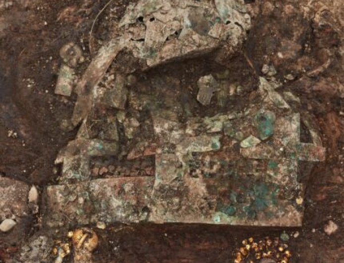First instance of crown with beetle wings present in Silla tomb – The History Blog