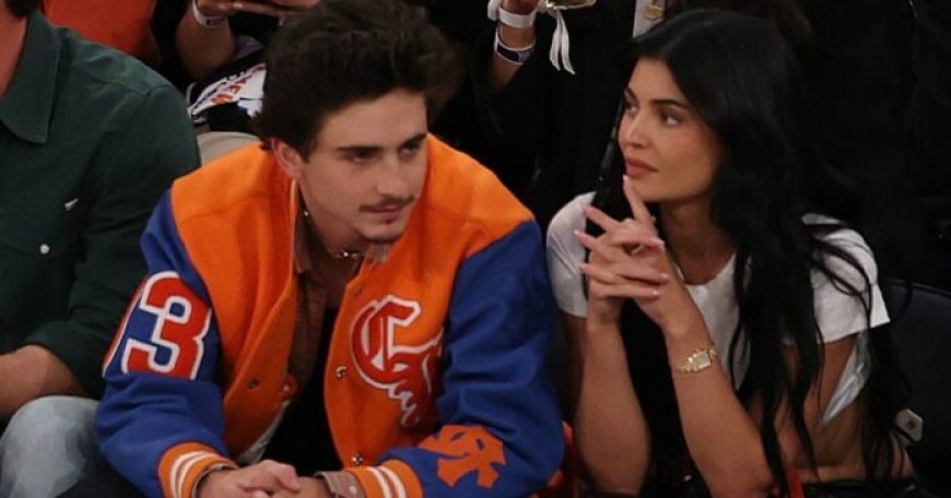 Timothée Chalamet Kisses Kylie Jenner During Knicks Game